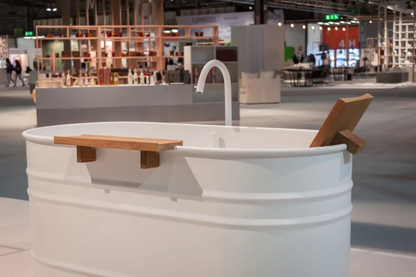 Vasca da bagno in mostra a HOMI, home show internazionale a Milano — Foto Stock