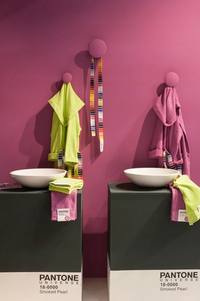 Pantone bathrobe on display at HOMI, home international show in Milan, Italy — Stock Photo, Image