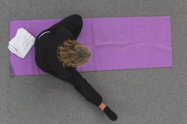 Kadın alır bir sınıf Yoga Festivali 2014, Milano, İtalya