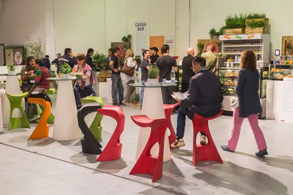 Bar with people at Yoga Festival 2014 in Milan, Italy — Stock Photo, Image