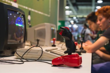Retro joystick, oyun hafta 2014, Milano, İtalya