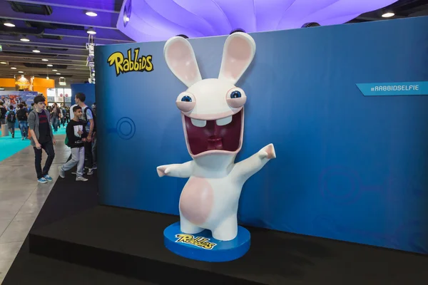 Personagem de coelhos na Semana dos Jogos 2014 em Milão, Itália — Fotografia de Stock