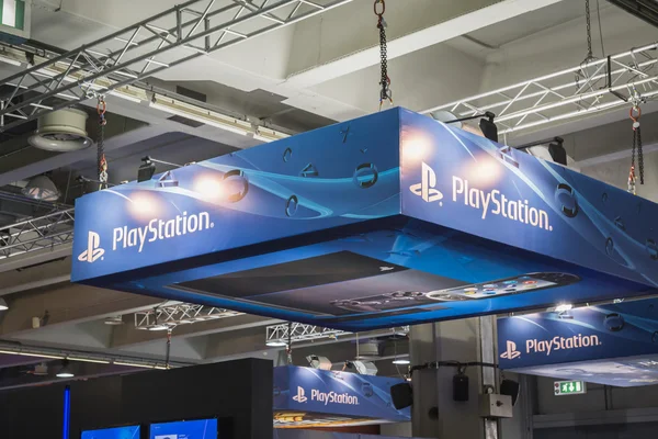 Detalhe do estande do Playstation na Semana dos Jogos 2014 em Milão, Itália — Fotografia de Stock