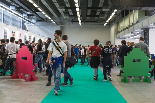 People visiting Games Week 2014 in Milan, Italy — Stock Photo, Image