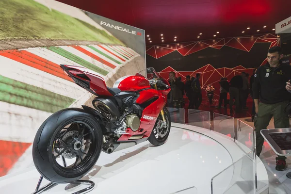 Мотоцикл Ducati Panigale R на EICMA 2014 в Милане, Италия — стоковое фото