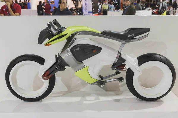 Motocicleta eléctrica en exhibición en EICMA 2014 en Milán, Italia — Foto de Stock