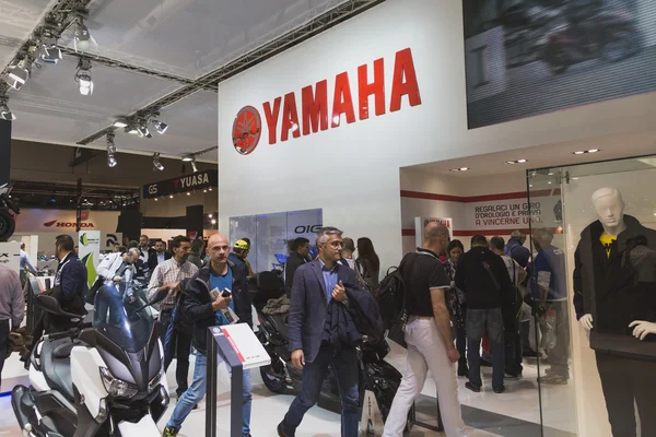 在 Eicma 2014 年在米兰，意大利人 — 图库照片