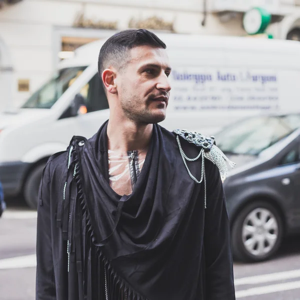 People outside John Richmond fashion show building for Milan Men's Fashion Week 2015 — Stock Photo, Image