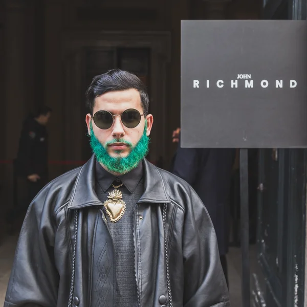 People outside John Richmond fashion show building for Milan Men's Fashion Week 2015 — Stock Photo, Image