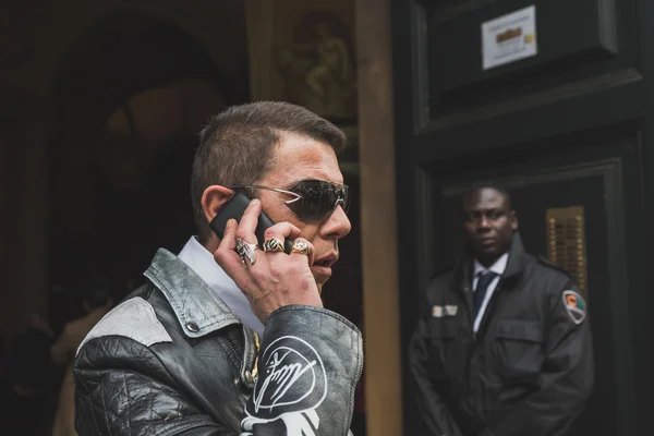 People outside John Richmond fashion show building for Milan Men's Fashion Week 2015 — Stock Photo, Image