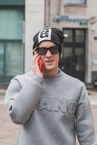 People outside Ferragamo fashion show building for Milan Men's Fashion Week 2015 — Stock Photo, Image