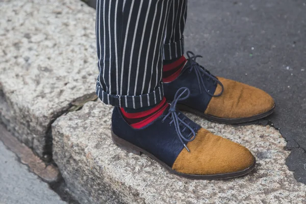 Detalle de zapatos fuera del edificio Ferragamo Fashion Show para Milan Men 's Fashion Week 2015 — Foto de Stock