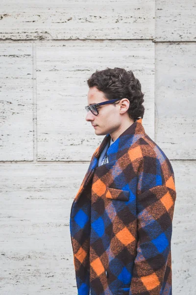 People outside Ferragamo fashion show building for Milan Men's Fashion Week 2015 — Stock Photo, Image