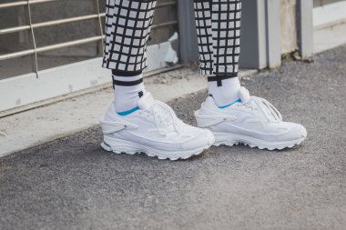 Ayakkabı Dirk Bikkembergs moda dışında ayrıntı göstermek bina Milan erkekler moda hafta 2015 için