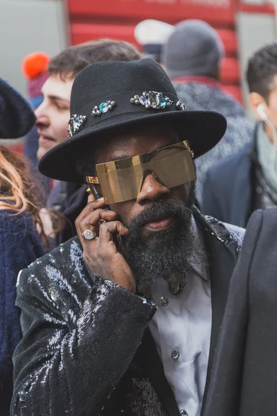 People outside Cavalli fashion show building for Milan Men's Fashion Week 2015 — Stock Photo, Image