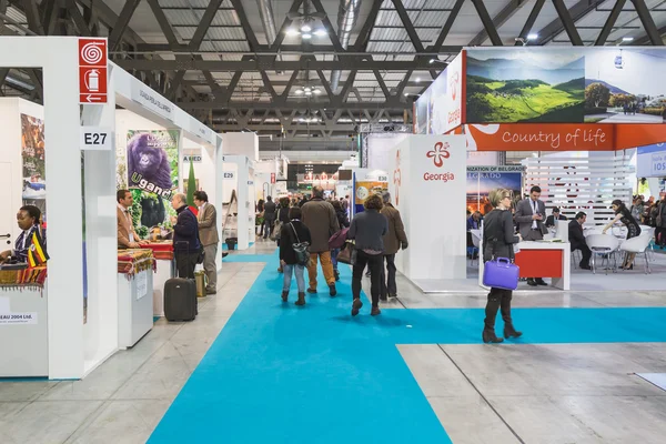 Personer som besöker Bit 2015, internationell turism exchange i Milano, Italien — Stockfoto