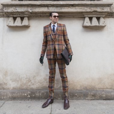 Milan kadın için bina dış önizleme defile insanlar