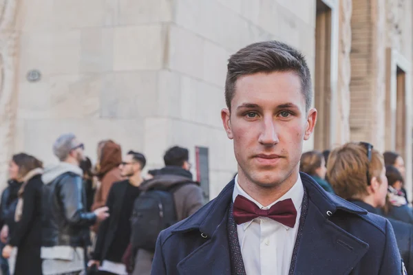 Man outside Cristiano Burani fashion show building for Milan Wom — Stock Photo, Image