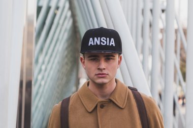 Dostum dış Jil Sander defile bina için Milan kadın F