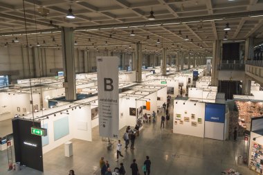 Üstten Görünüm kişi ve kabinleri Miart 2015, Milano, İtalya