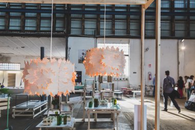 İnsanlar Fuorisalone 2015 Mi uzayda Ventura Lambrate, ziyaret