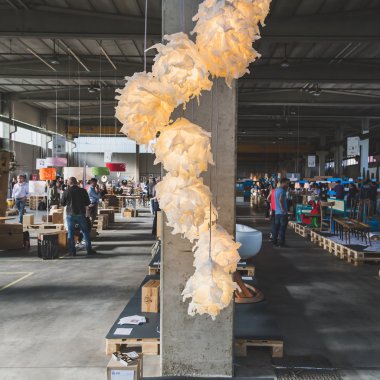 İnsanlar Fuorisalone 2015 Mi uzayda Ventura Lambrate, ziyaret