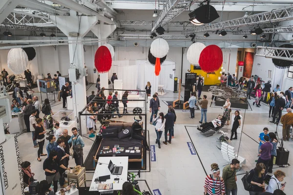 Top view of people and exhibitors at Fuorisalone during Milan De — Stock Photo, Image