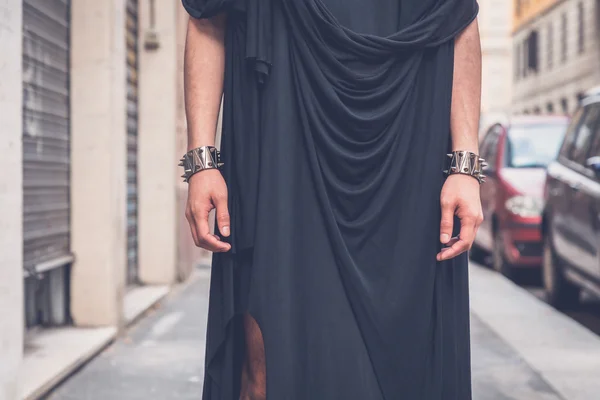 Handsome Asian model posing in the city streets — Stock Photo, Image