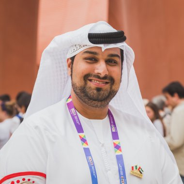 Adam dışarıda Milano Expo 2105 Pavyonu Birleşik Arap Emirlikleri,