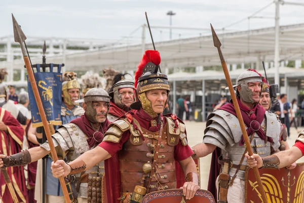 Historische Romeinse groep op Expo 2015 in Milaan, Italië — Stockfoto