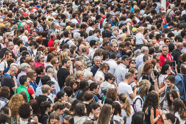 Публика на выставке Expo 2015 в Милане, Италия
