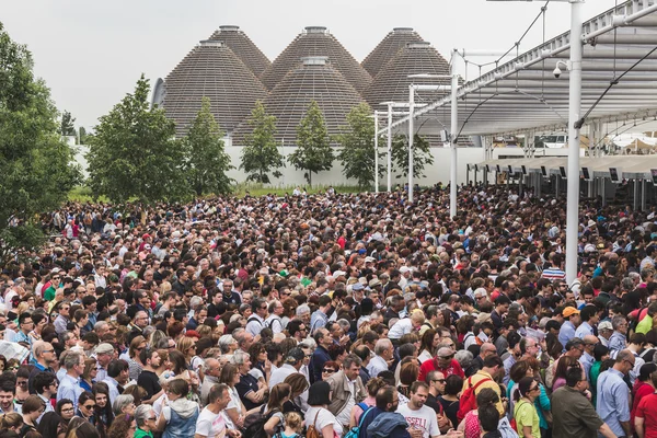 Crowd at Expo 2015 in Milan, Italy — Stock Photo, Image