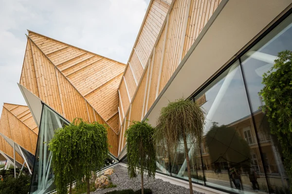 Détail architectural du pavillon slovène à l'Expo 2015 à Milan , — Photo