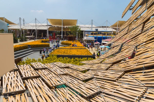 Utenfor Kinas paviljong på Expo 2015 i Milano, Italia – stockfoto