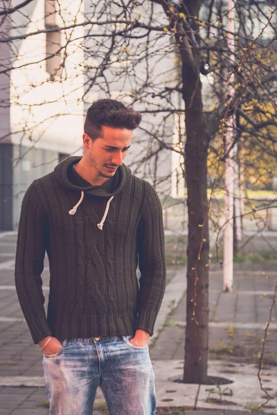 Young  man posing in an urban context — Stock Photo, Image