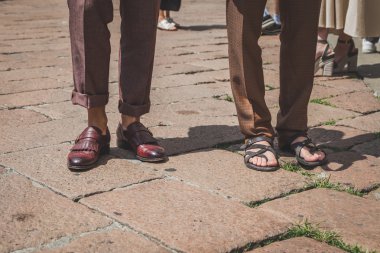 Ayrıntı Ferragamo defile Mila için bina dışında Ayakkabı