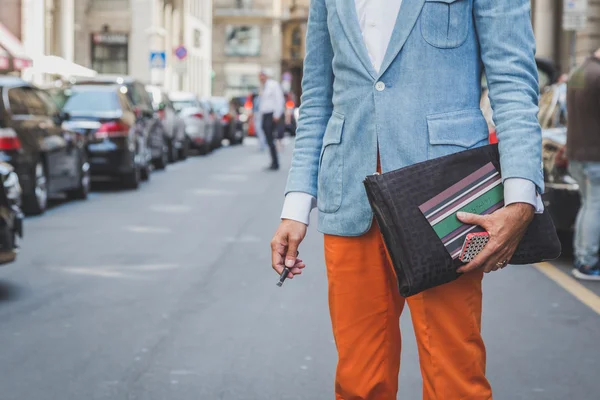 Detalhe do saco fora Ferragamo edifício do desfile de moda para Milão — Fotografia de Stock