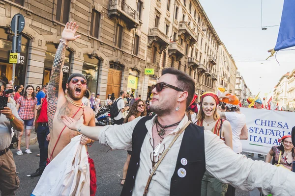 People taking part in Milano Pride 2015 — Stock Photo, Image