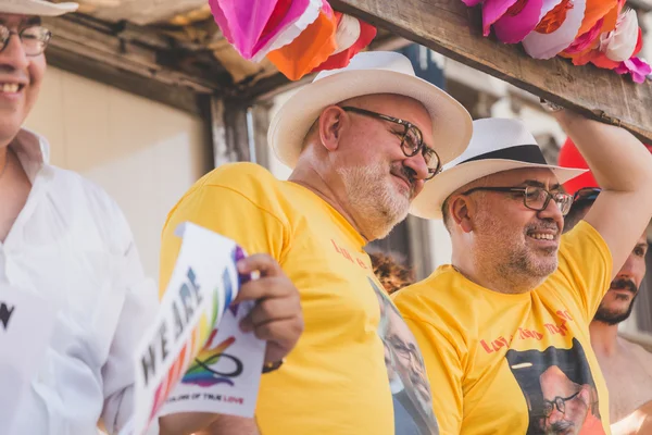 Pessoas que participam no Orgulho de Milão 2015 — Fotografia de Stock