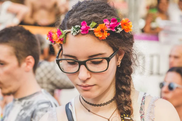 Personas que participan en el Orgullo de Milán 2015 — Foto de Stock