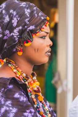 Afrikalı kadın Expo 2015 Milan, İtalya, poz