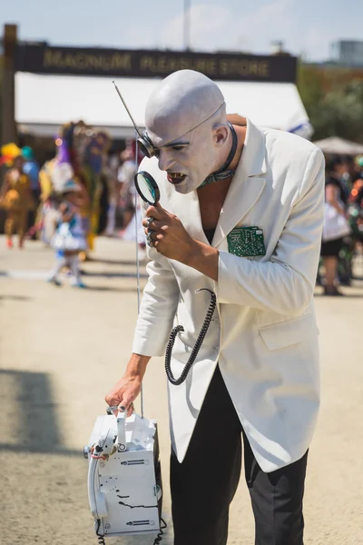 Freakish character outside Germany pavilion at Expo 2015 in Mila — Stok fotoğraf