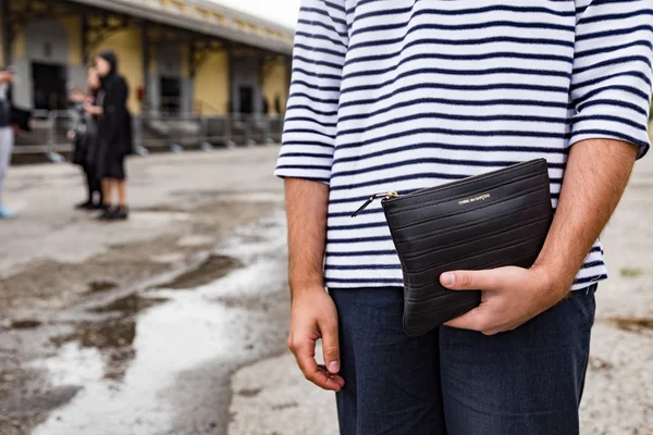 Detail of bag outside Gucci fashion show building for Milan Wome — Stock Photo, Image