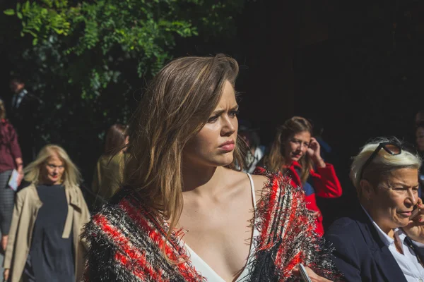 People outside Pucci fashion show building in Milan, Italy — Stok fotoğraf