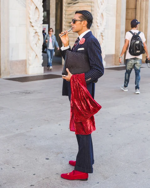 People outside Cristiano Burani fashion show building in Milan, — Stok fotoğraf