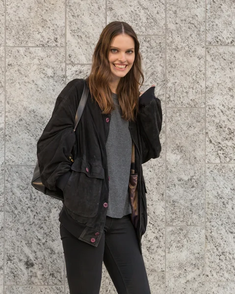 Gorgeous model posing outside Colangelo fashion show building in — Stock fotografie