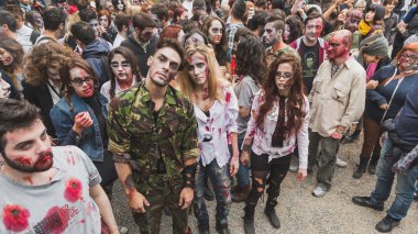 İnsanlar almak bölüm zombi Walk, Milano, İtalya