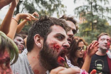 İnsanlar almak bölüm zombi Walk, Milano, İtalya