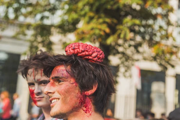 People take part in the Zombie Walk 2015 in Milan, Italy — Zdjęcie stockowe