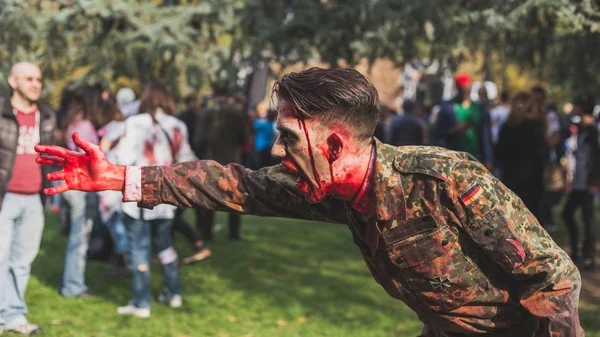 People take part in the Zombie Walk 2015 in Milan, Italy — Stock Photo, Image